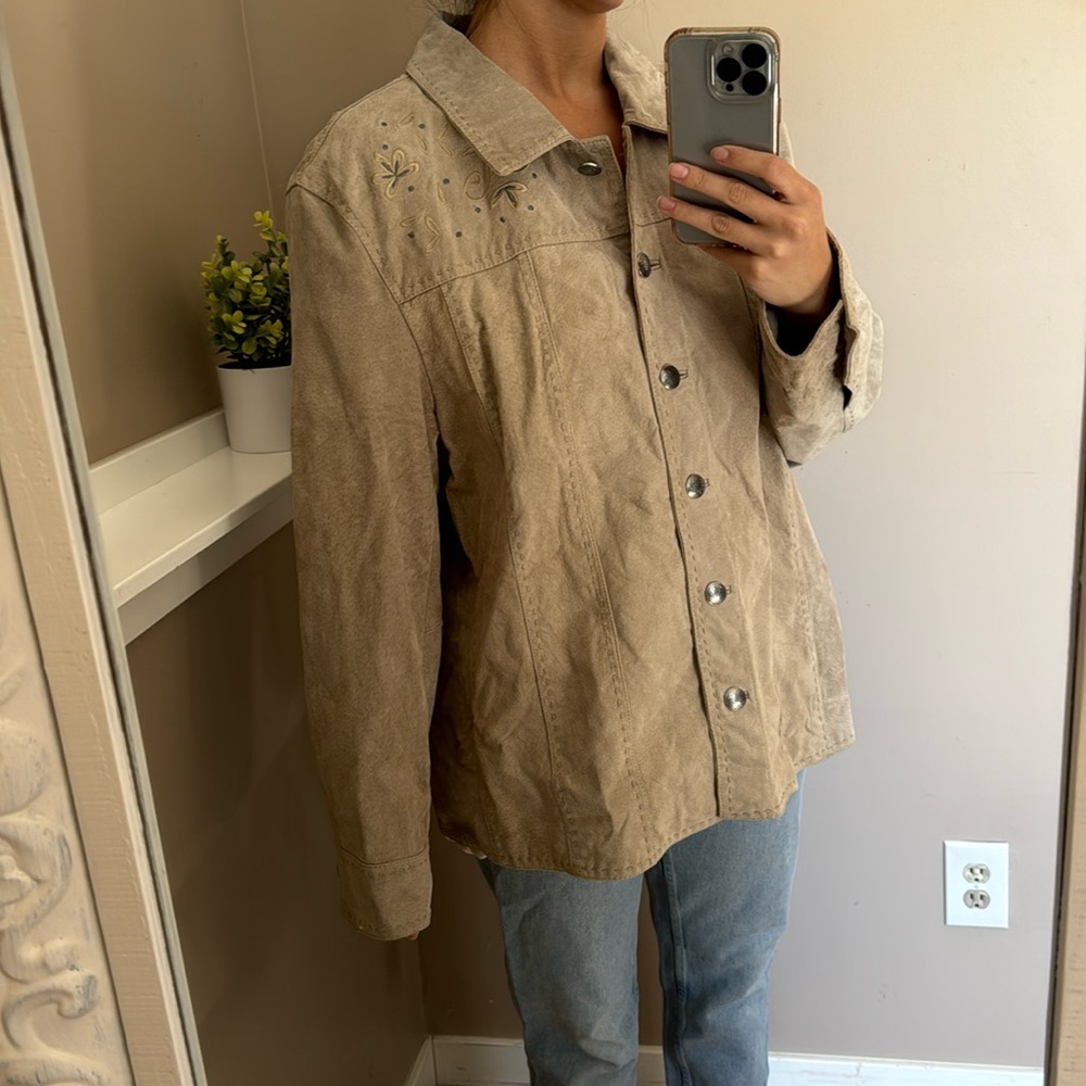 LAKE MATLEY GENUINE LEATHER JACKET IN GOOD CONDITION